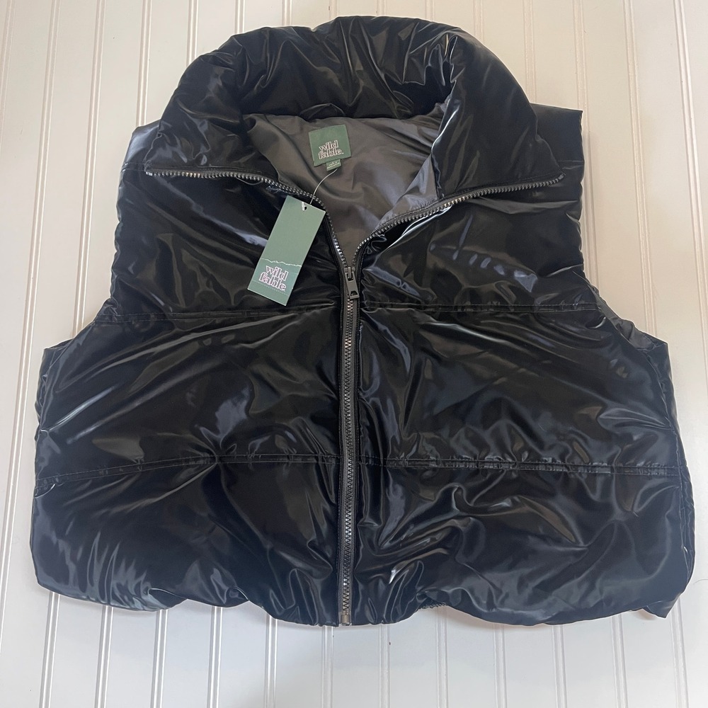 NWT Wild Fable Womens Glossy Black Puffer Vest Shiny Cropped Full Zip‎ Large